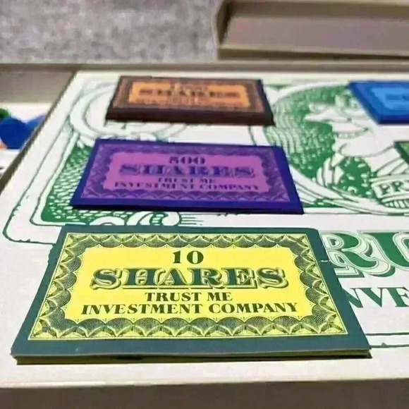 Trust Me Vintage 1981 Parker Brothers Board Game Replacement Shares - Picture 3 of 4